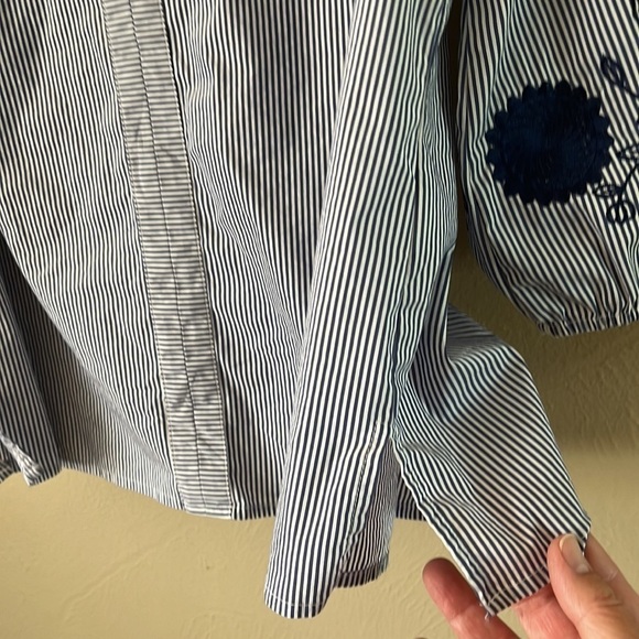 Liz Claiborne pull over embroidered sleeves size small blue white stripes size S - Picture 5 of 13